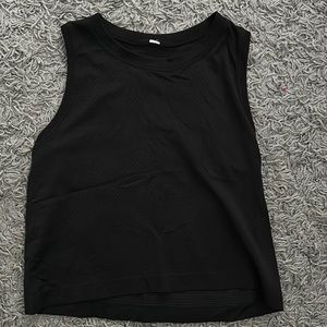 Black lulu tank *lightly see through and cropped